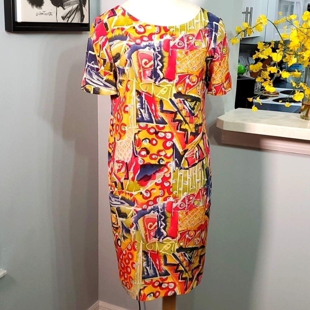 Nipon‎ Boutique by Bergdorf Goodman NY. 100% silk dress. Size 8. Artsy